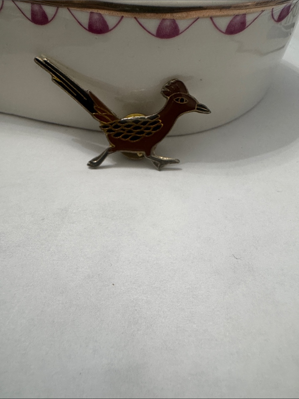 vintage enamel greater roadrunner (or chaparral bird) lapel pin